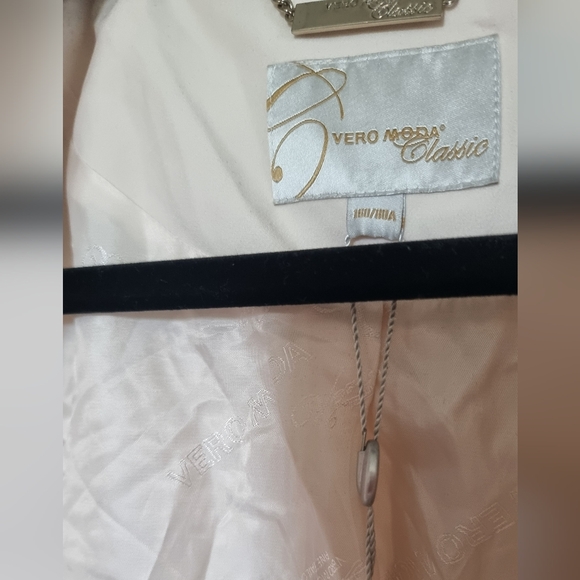 Elegant feminine vero moda blazer lace details - Picture 7 of 8